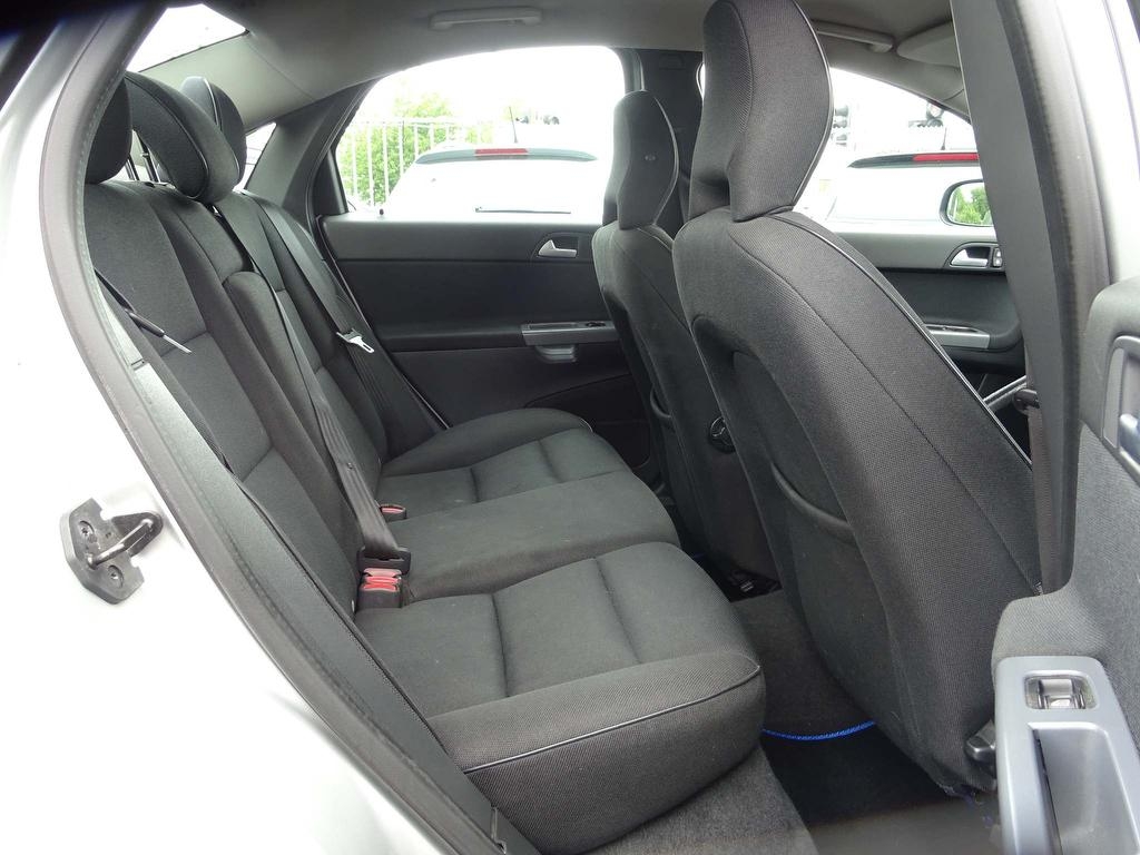 Volvo S40 1.8 R-Design Sport 4dr